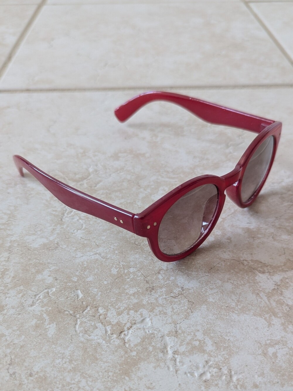 Red Round Frame Women's Sunglasses